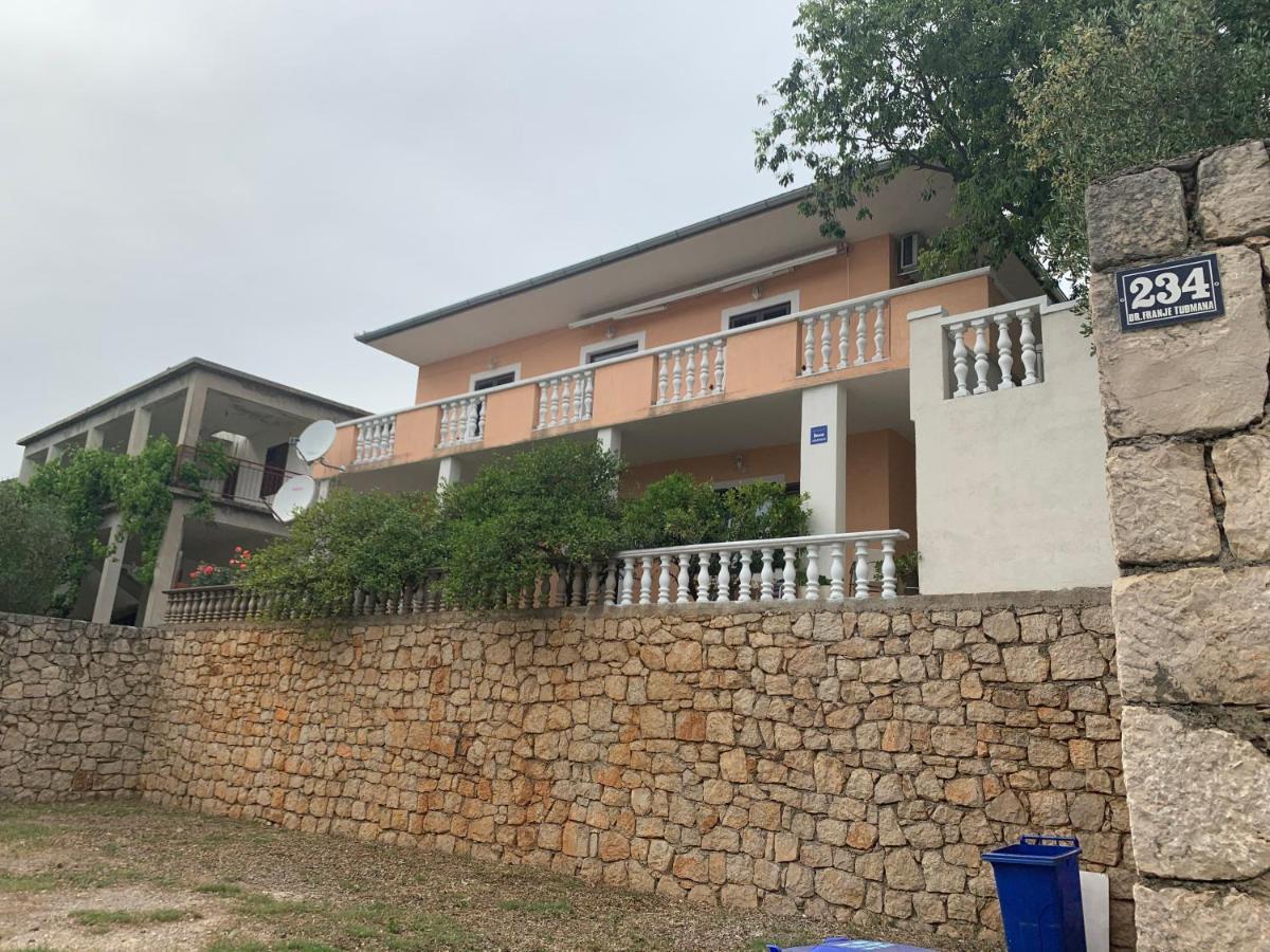Apartmani Spomenka Селине Экстерьер фото