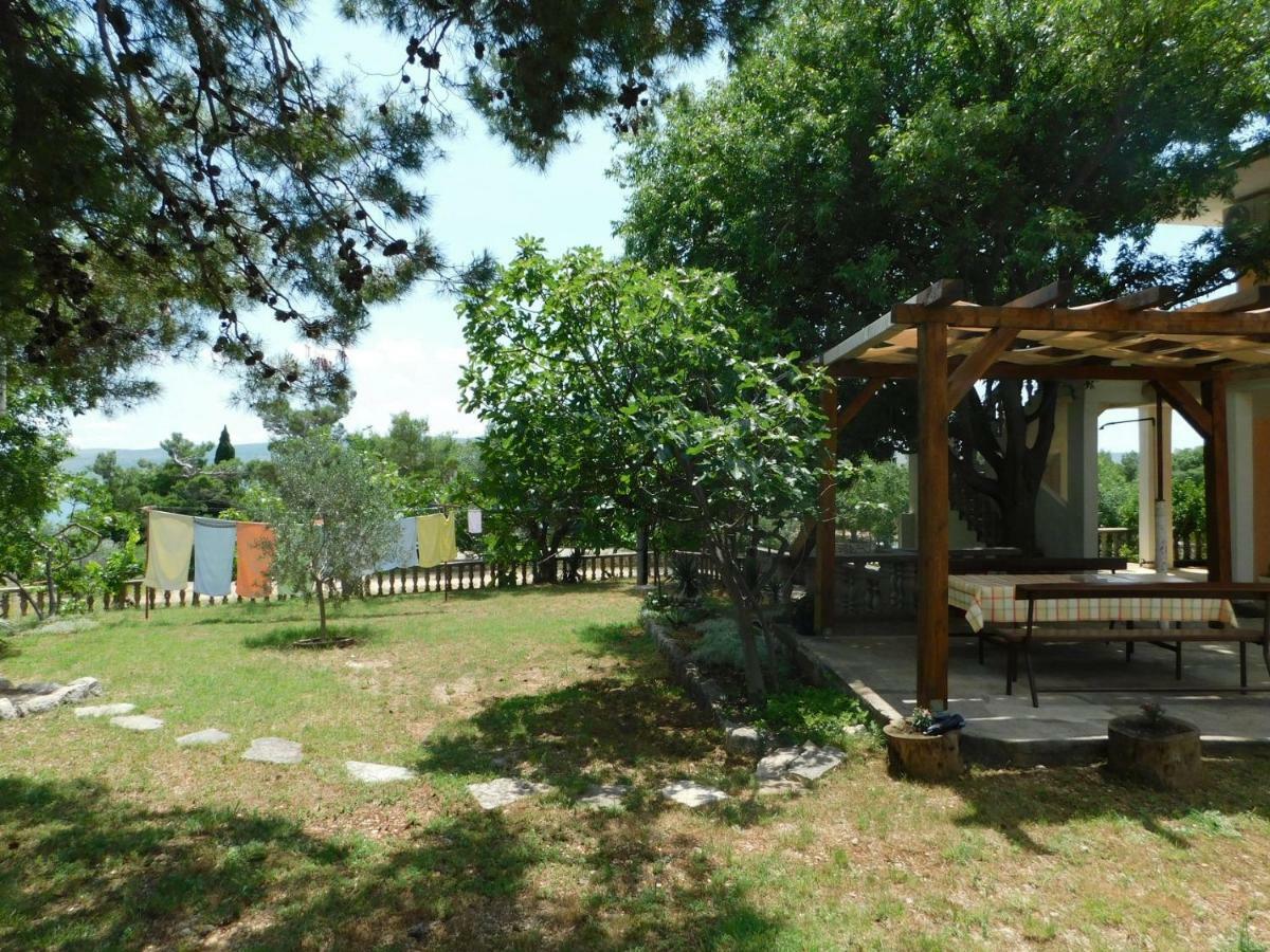 Apartmani Spomenka Селине Экстерьер фото